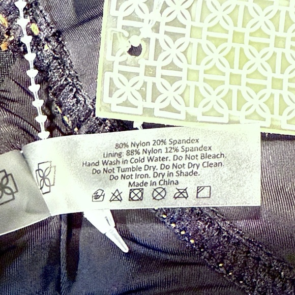 Devon Windsor - Picture 16 of 16